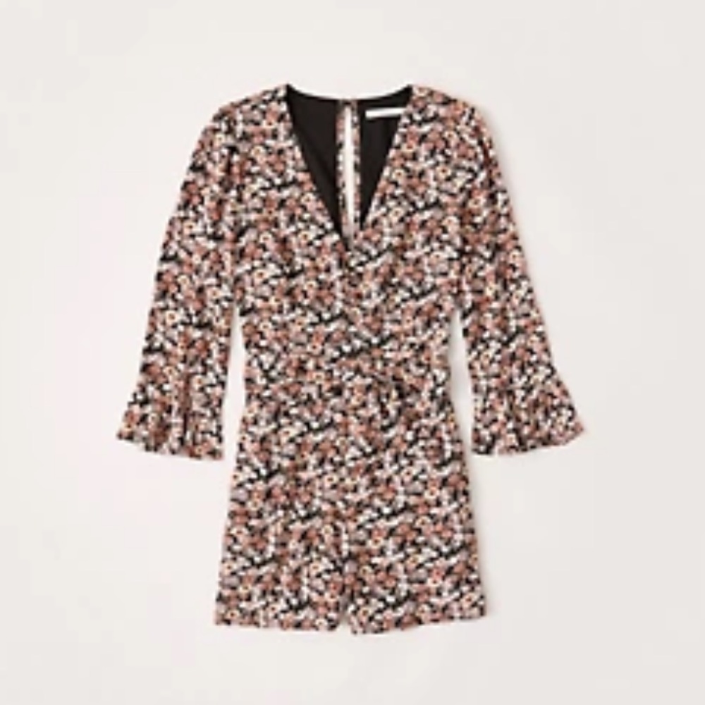 Abercrombie & Fitch V-Neck Ruffle Romper
